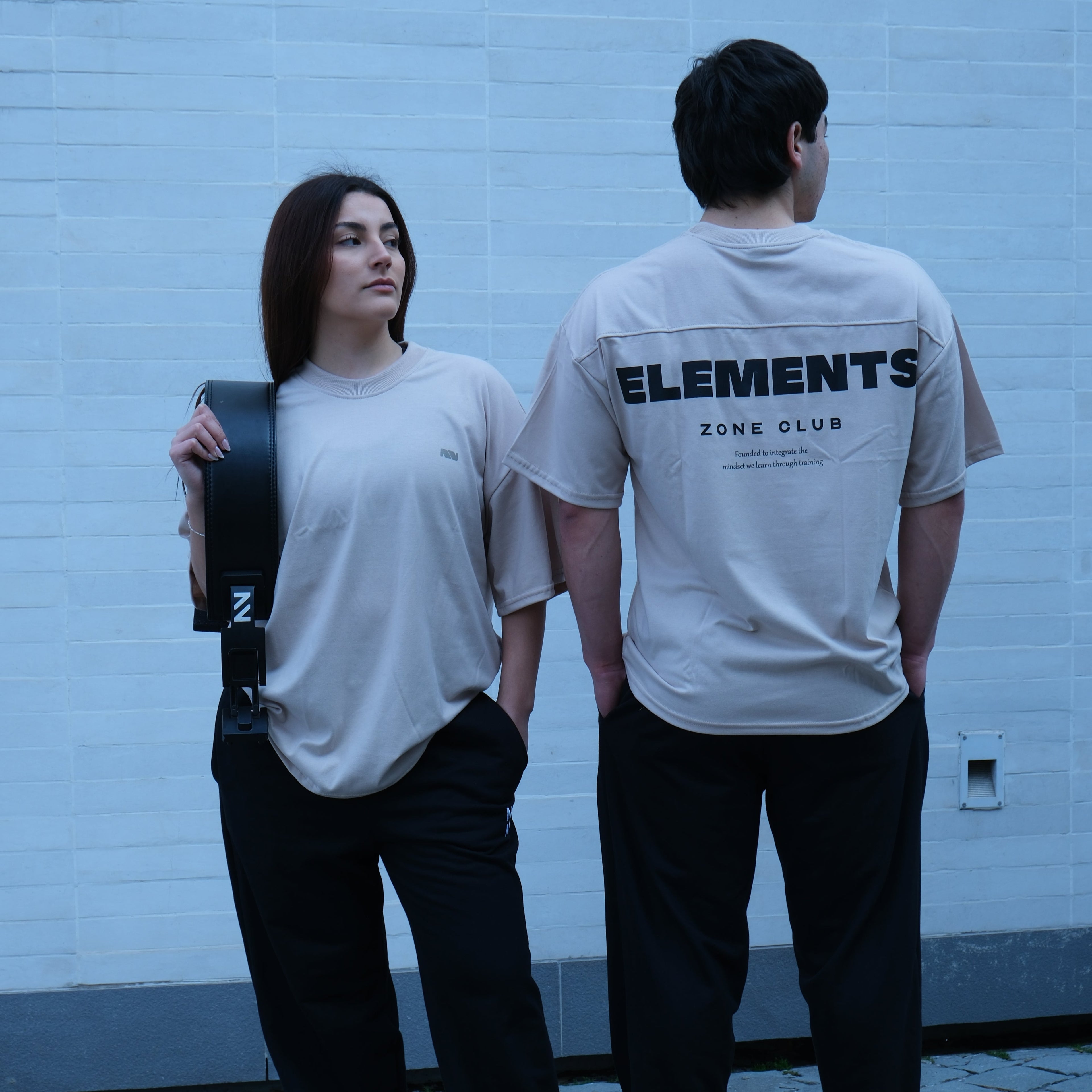 POLERA OVERSIZE ELEMENTS™ BEIGE