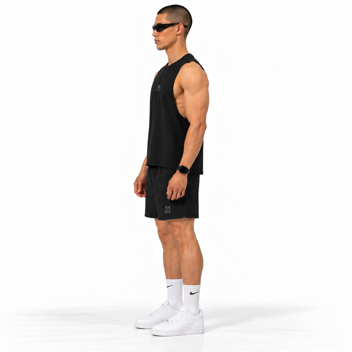 MUSCULOSA REGULAR NEGRA BASIC® 100% ALGODÓN