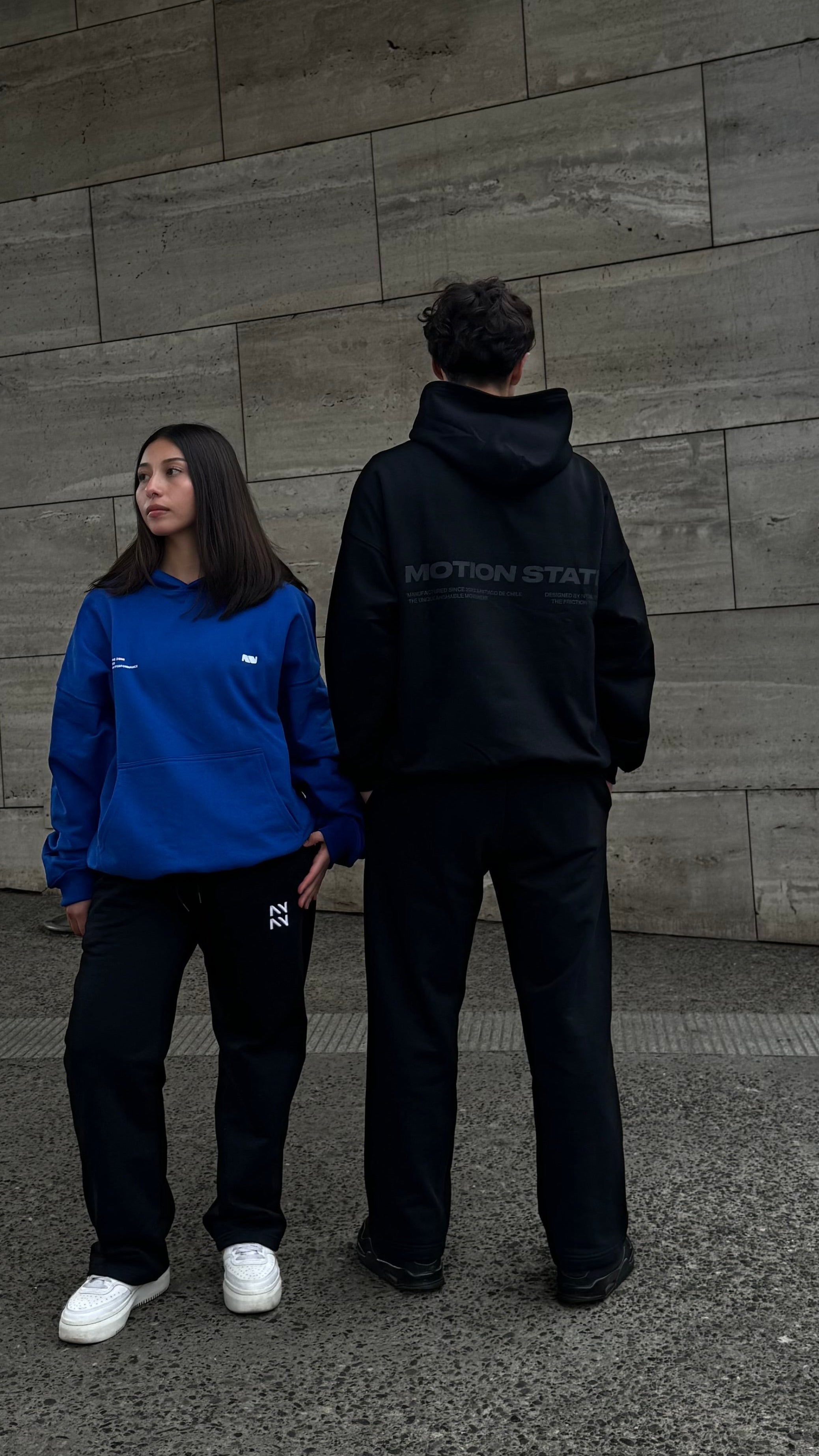 HOODIE MOTION™ NEGRO