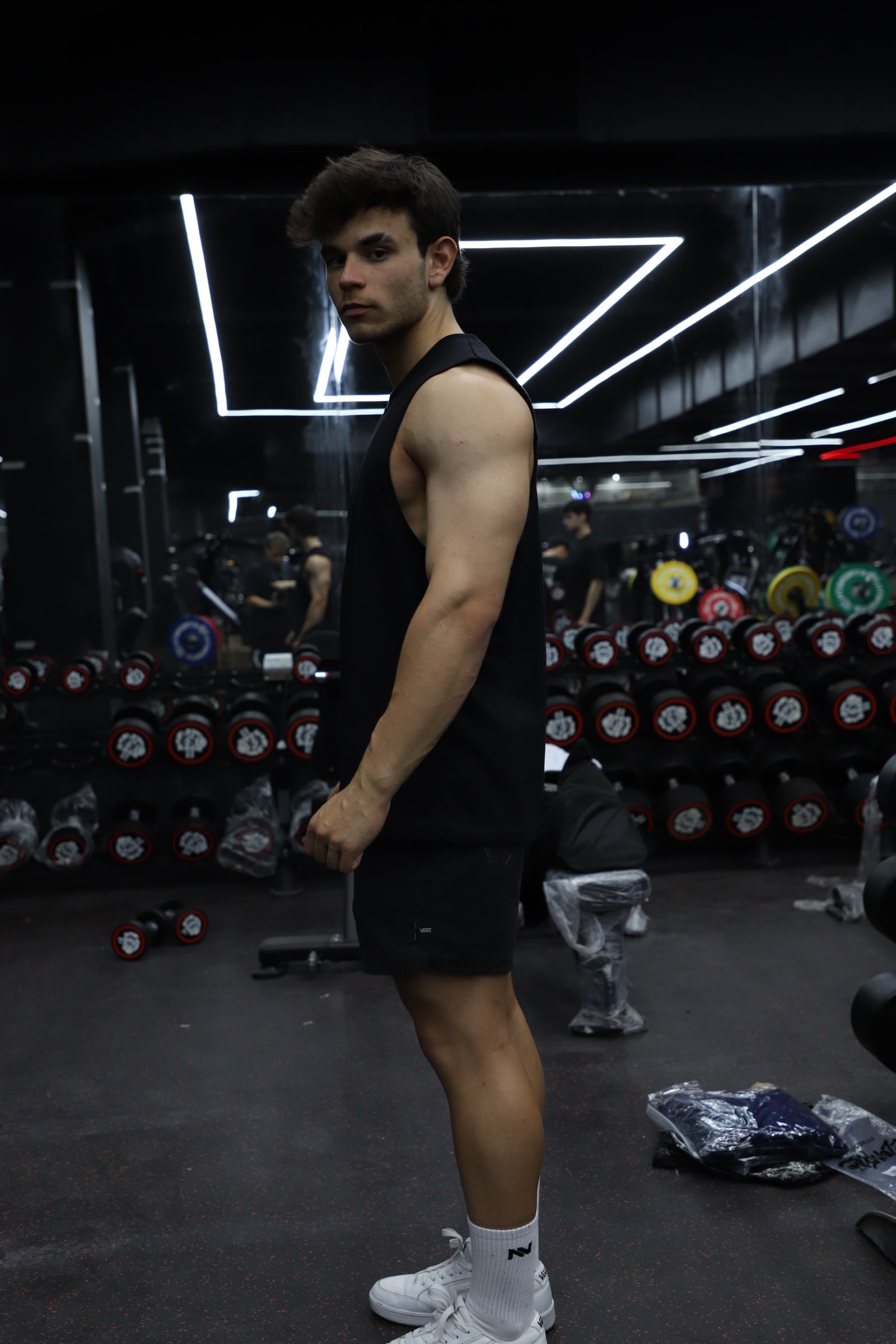 MUSCULOSA REGULAR NEGRA