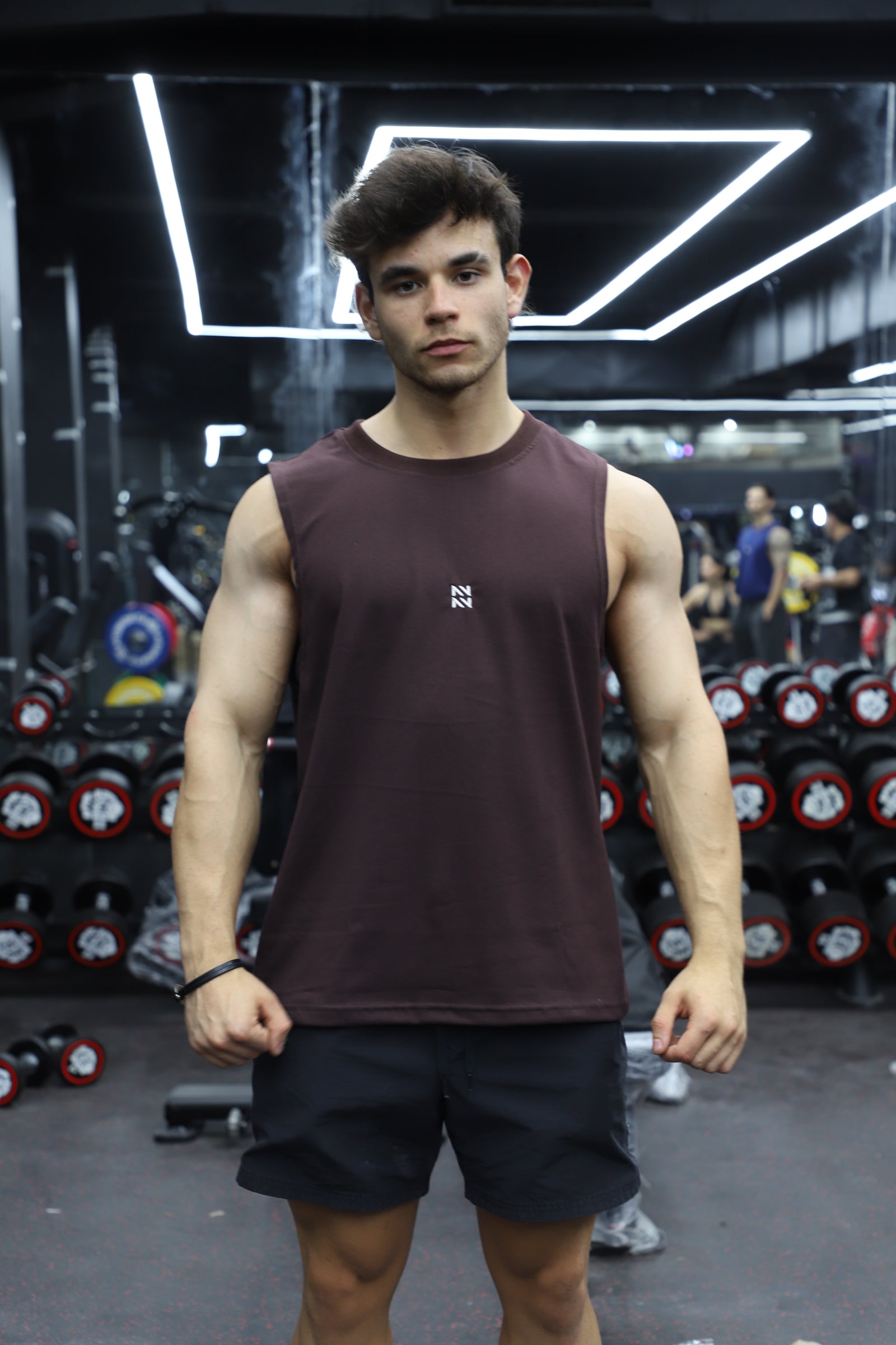 MUSCULOSA REGULAR CAFE