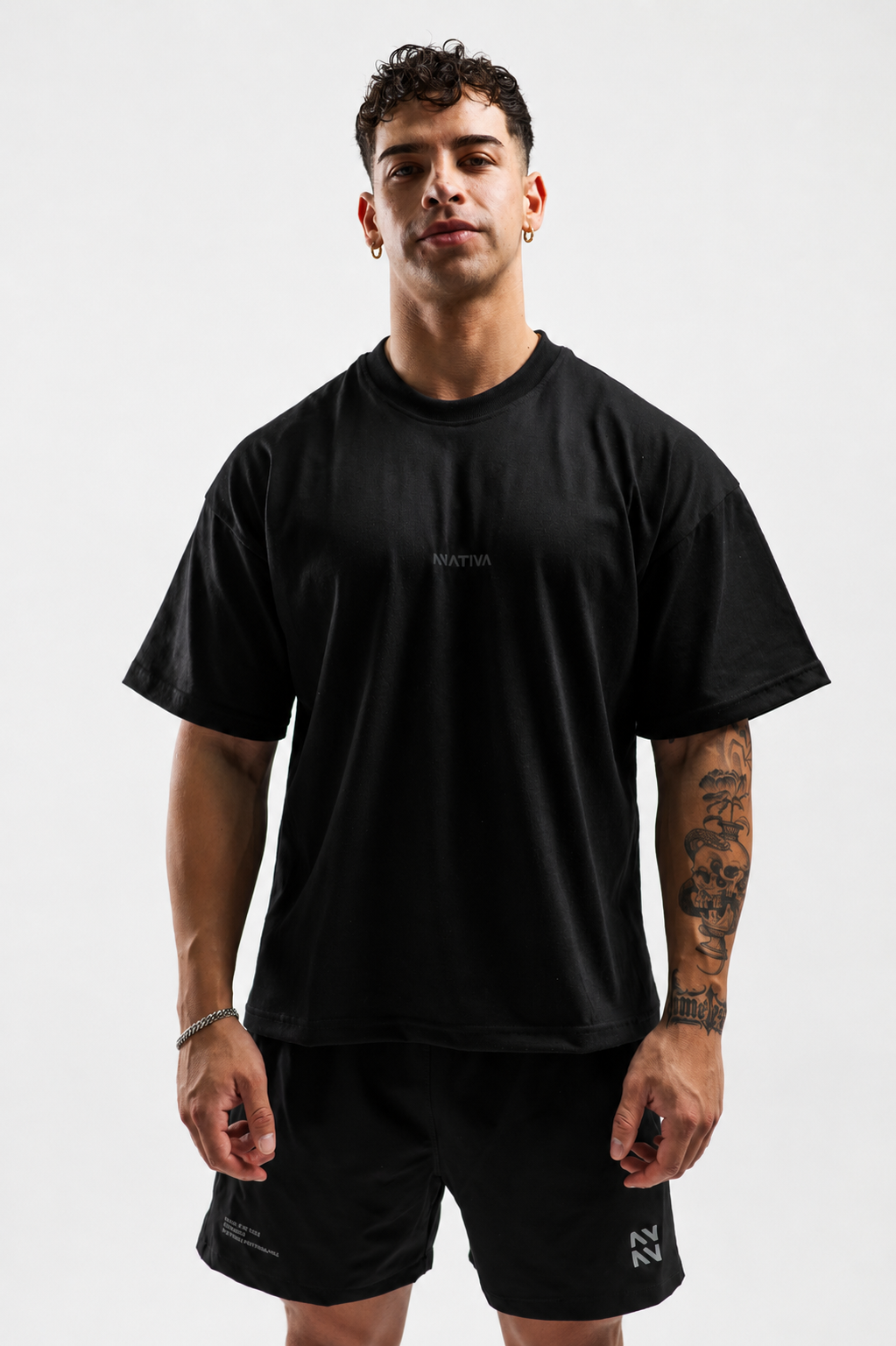 POLERA OVERSIZE NTVA™ NEGRA
