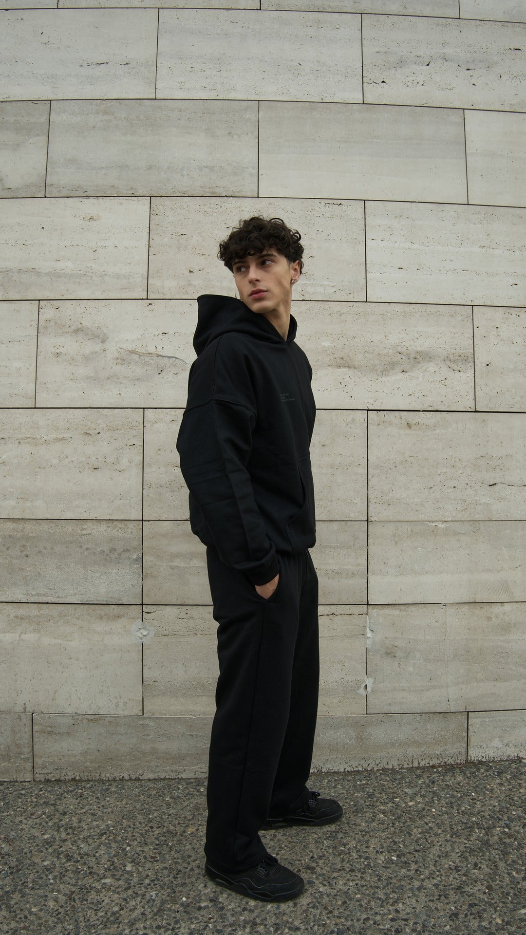 HOODIE MOTION™ BOXY FIT ALL BLACK