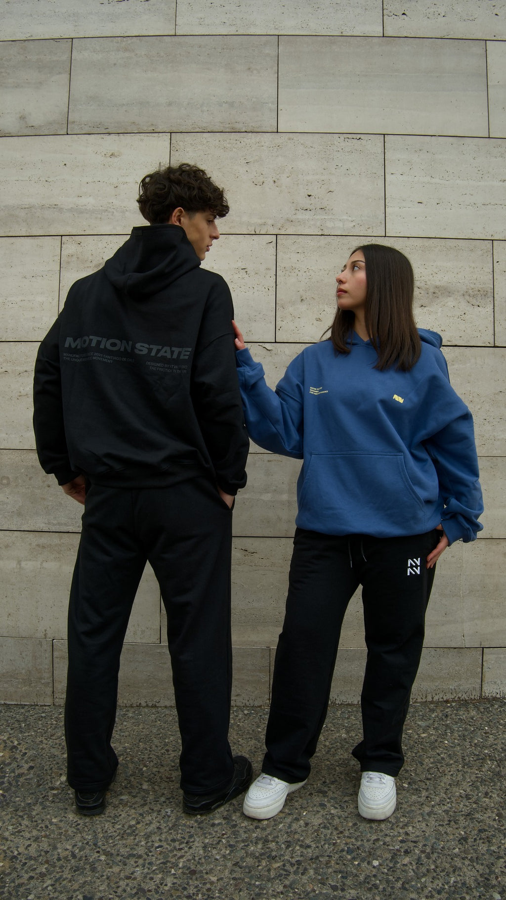 HOODIE MOTION™ BOXY FIT ALL BLACK