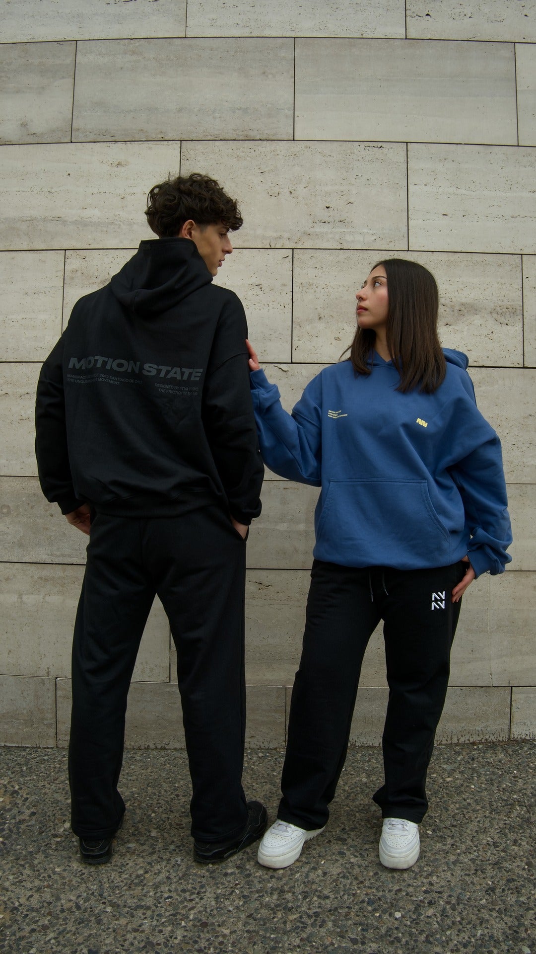 HOODIE MOTION™ BOXY FIT ALL BLACK