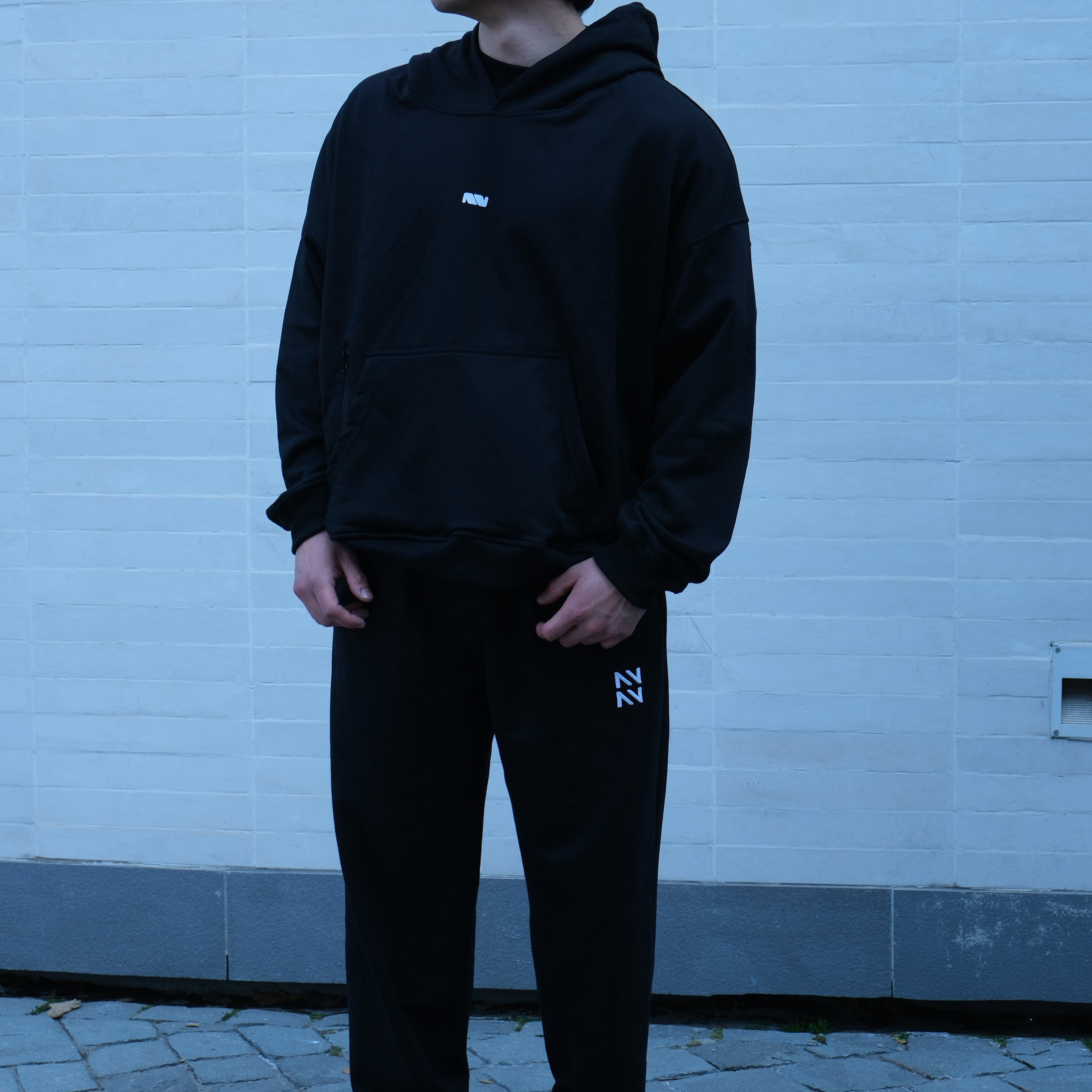 HOODIE MOTION™ BOXY FIT NEGRO