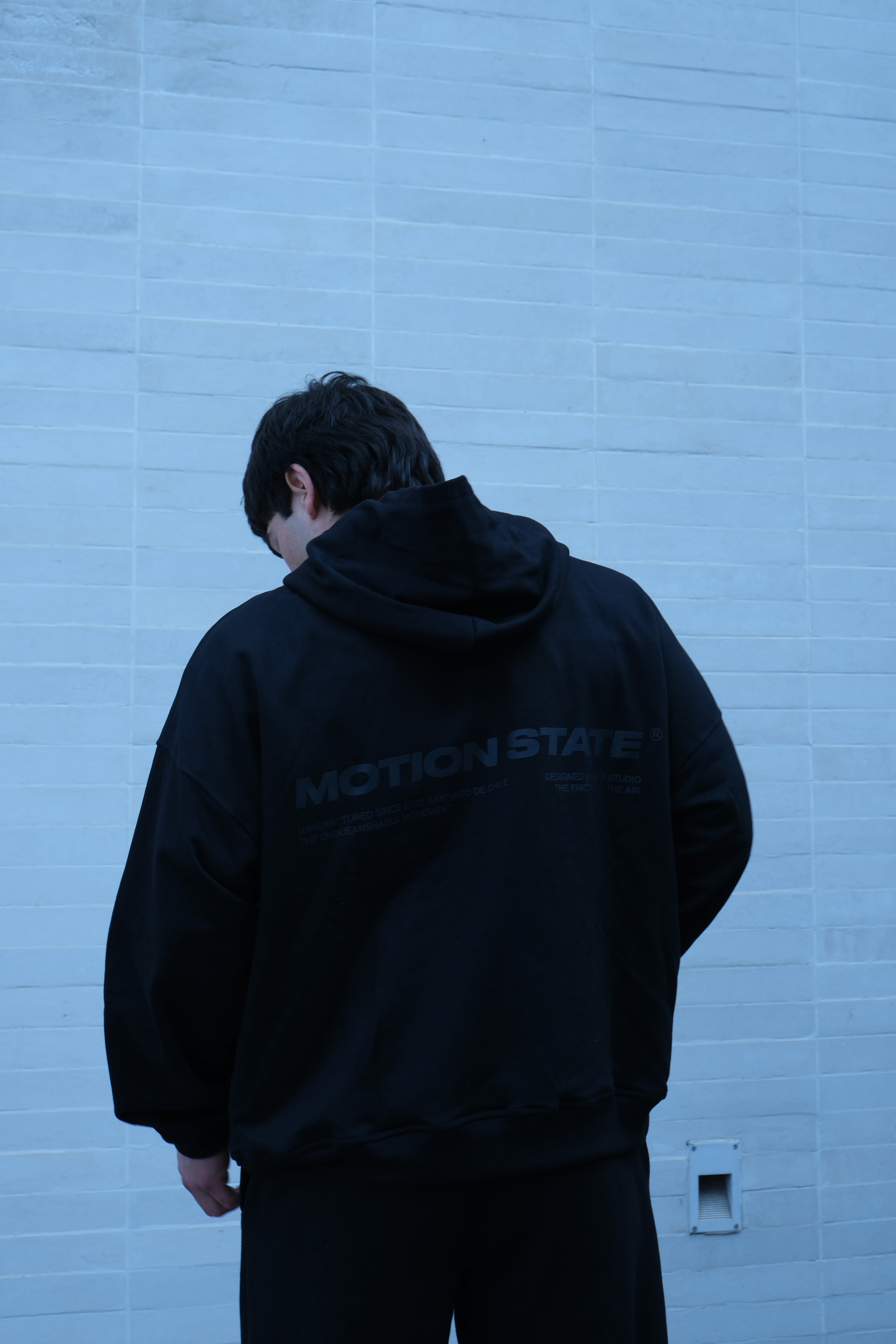 HOODIE MOTION™ BOXY FIT NEGRO