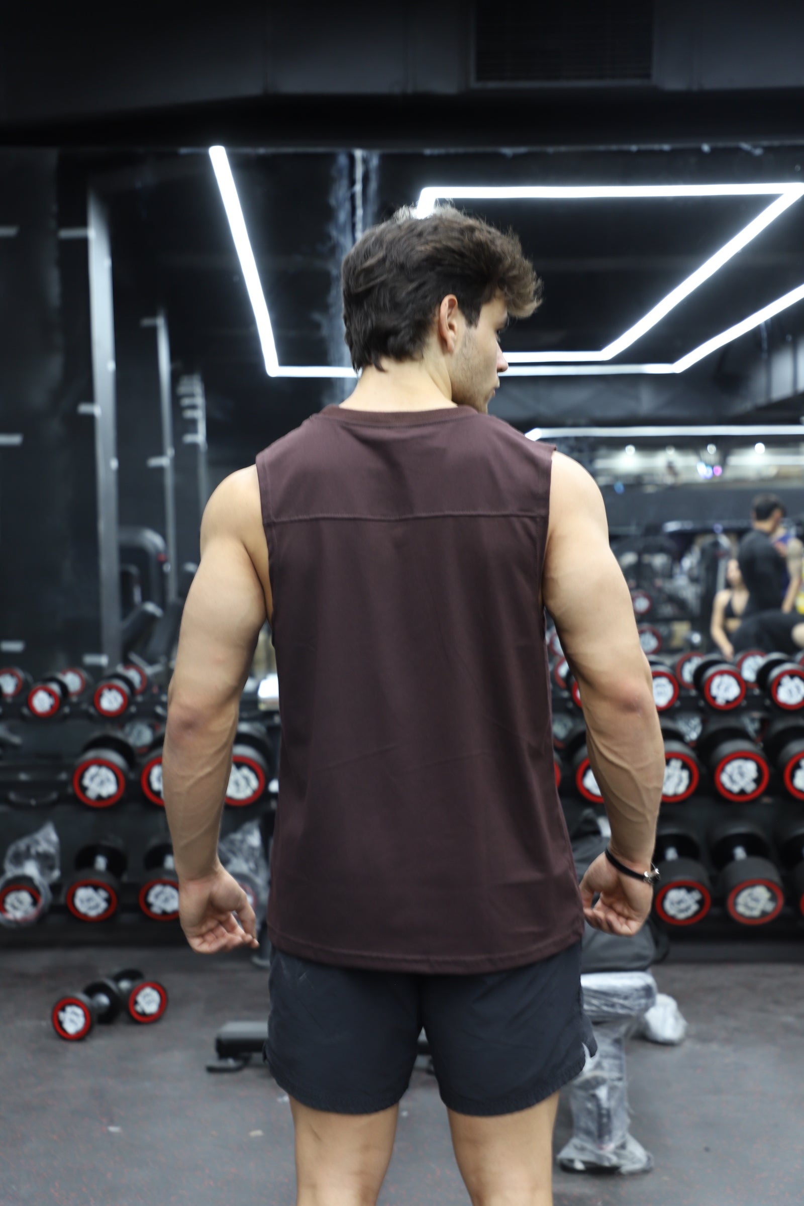 MUSCULOSA REGULAR CAFE