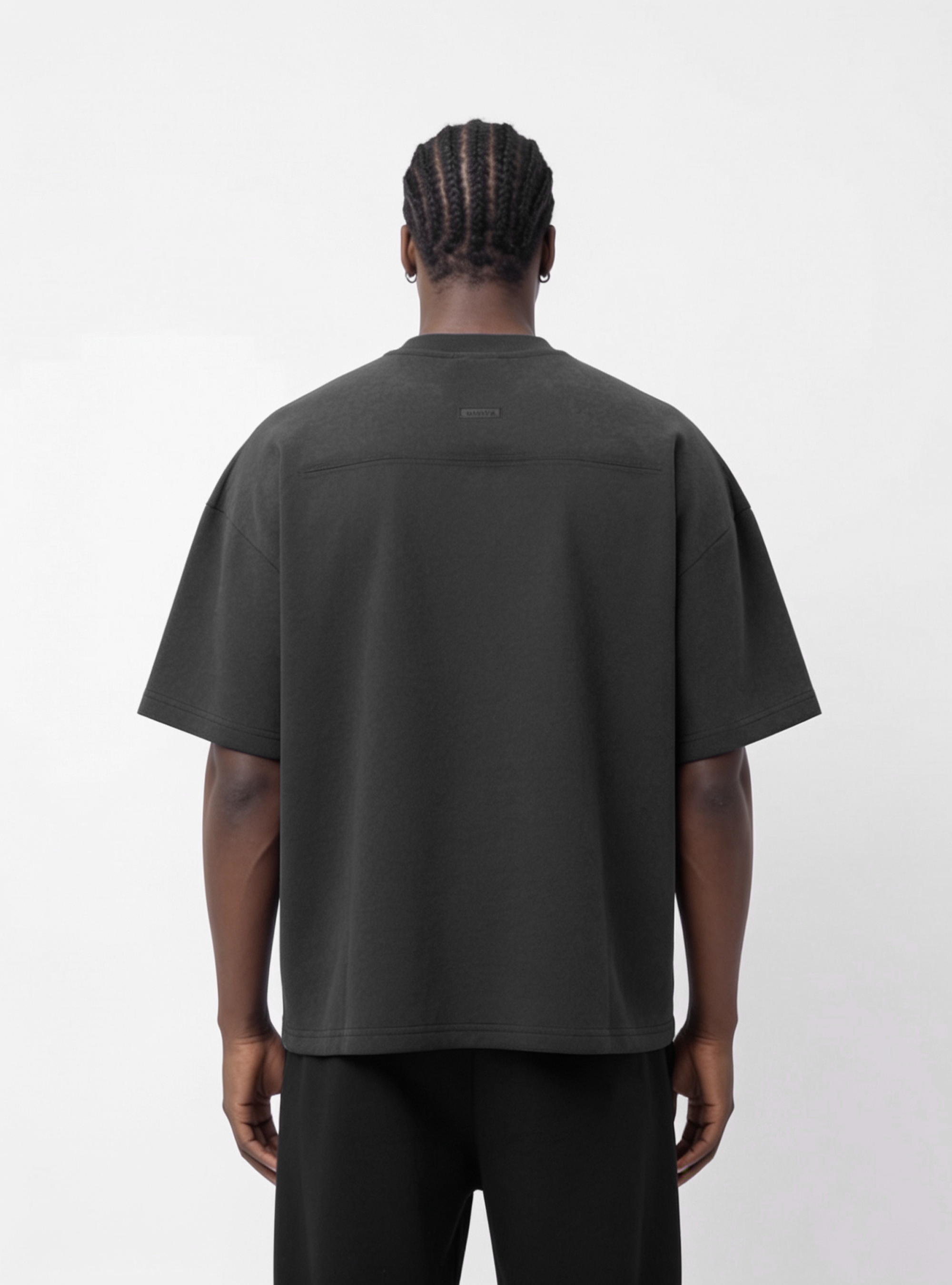 POLERA OVERSIZE NEGRA BASIC® 100% ALGODÓN