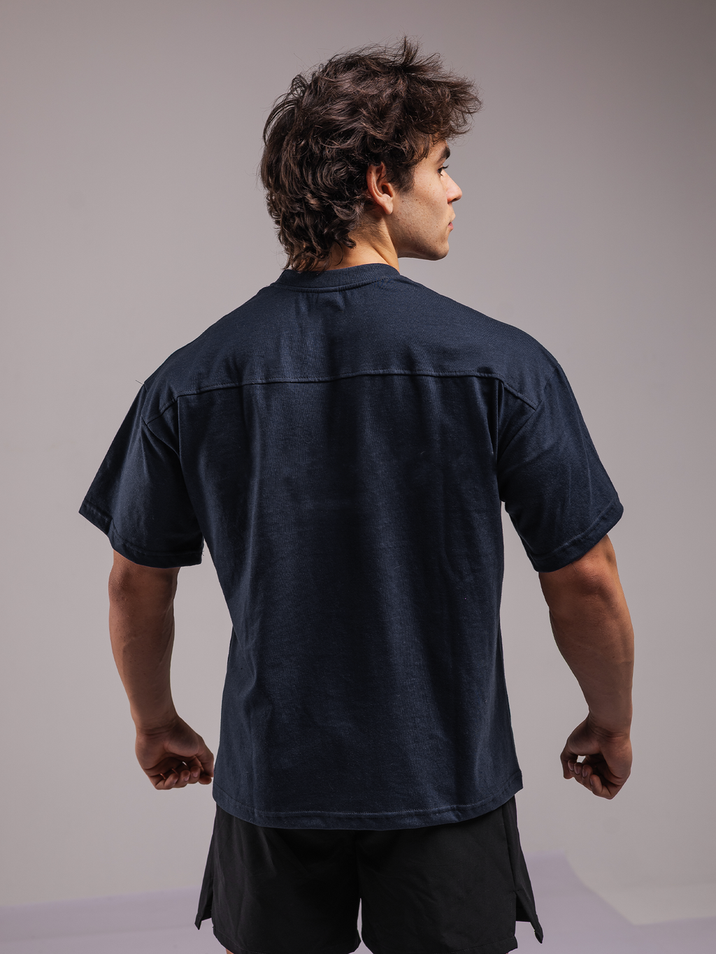 Polera Oversize Unfair™ Marino — modelo | Nativa Elements