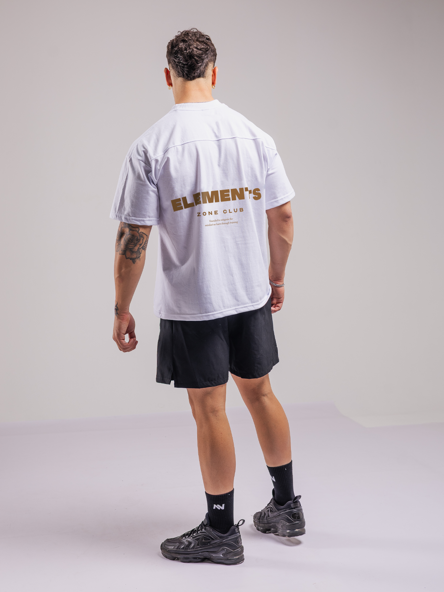 POLERA ELEMENTS™ OVERSIZE BLANCA