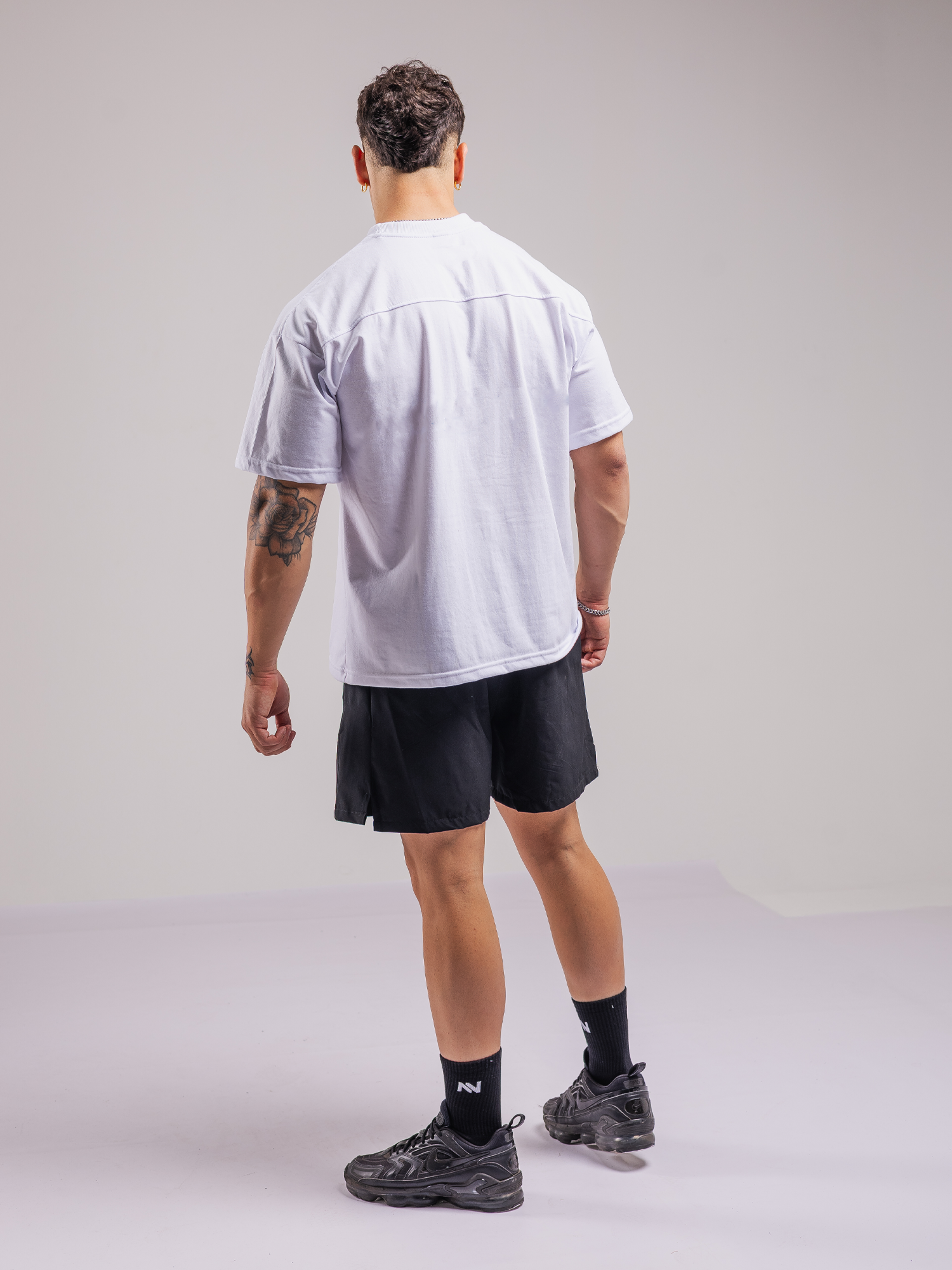 POLERA UNFAIR™ OVERSIZE BLANCA