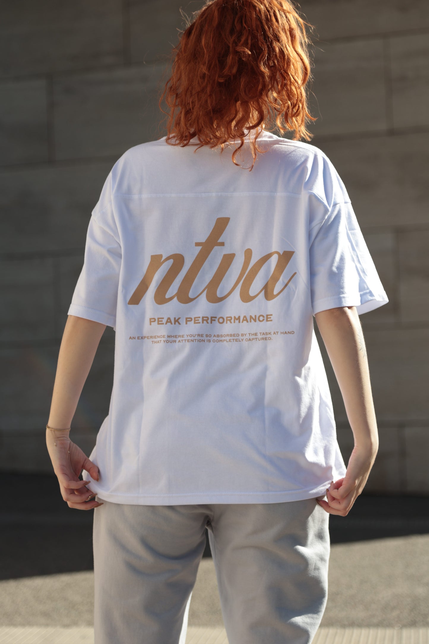 POLERA OVERSIZE NTVA™ BLANCA
