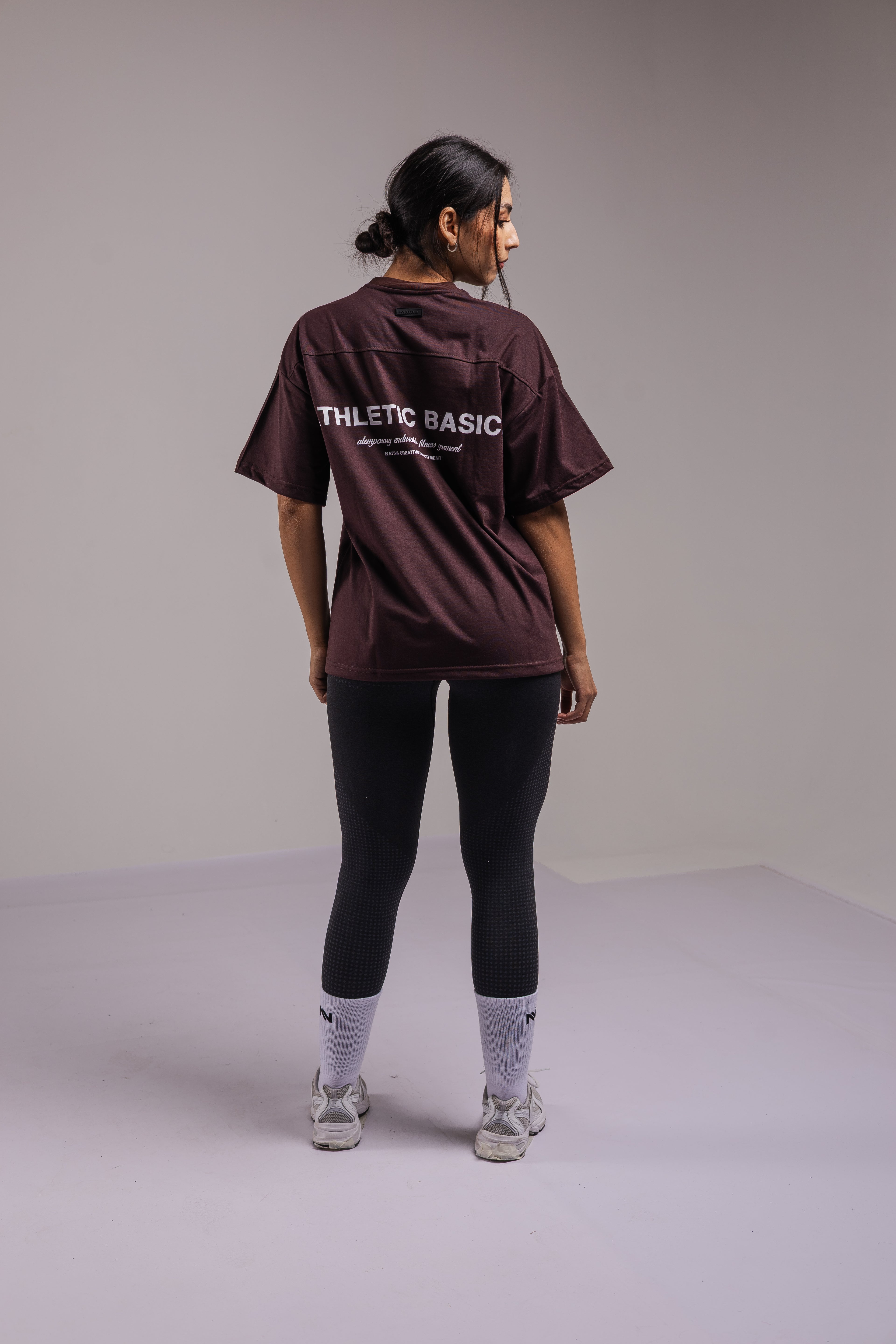 POLERA BASICS™ OVERSIZE CAFE