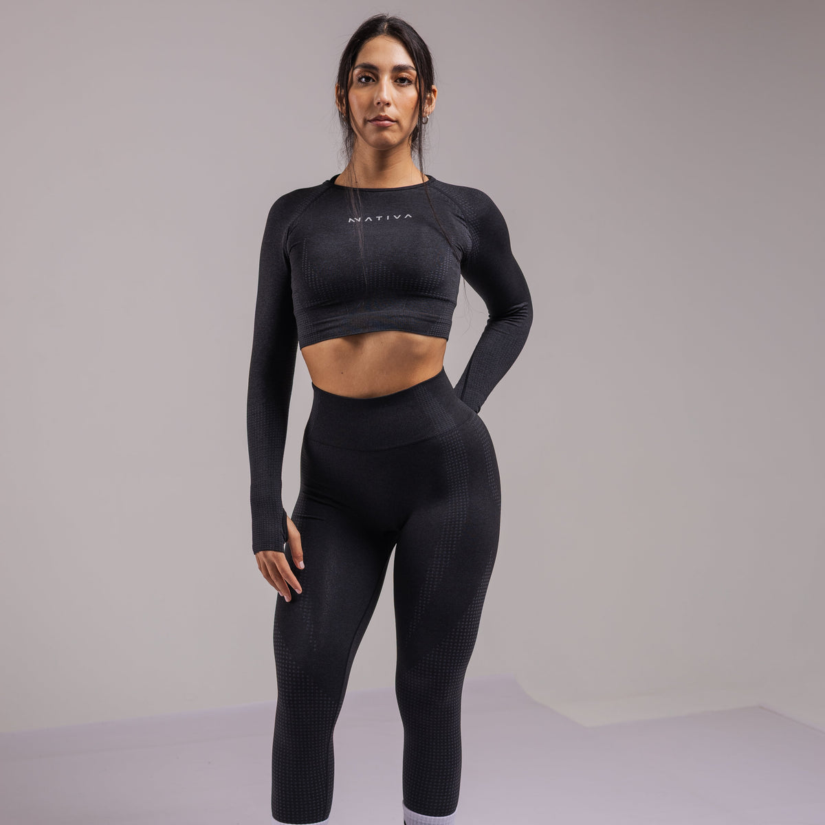 TOP MANGA LARGA DEPORTIVO NEGRO MUJER NATIVA