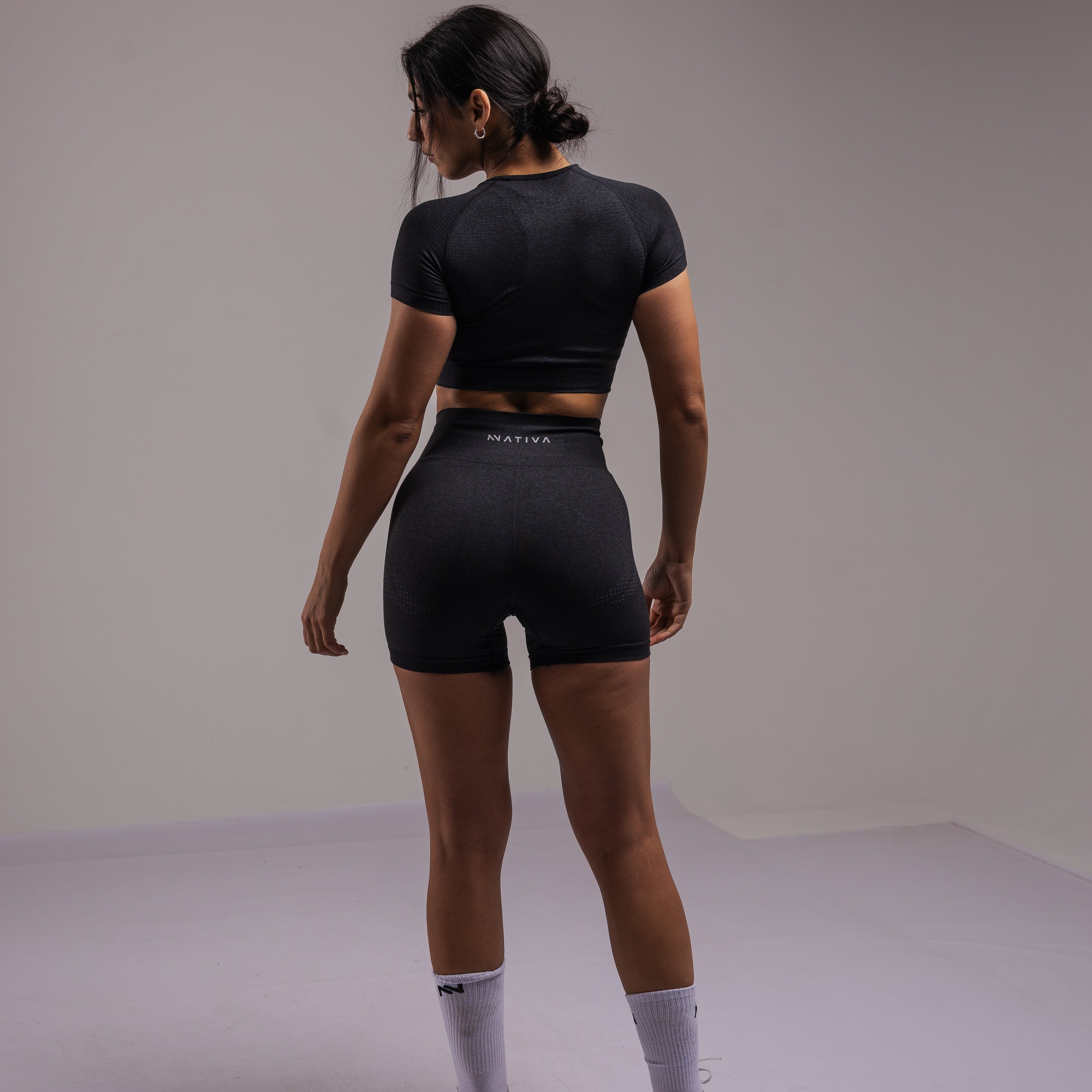 POLERA DEPORTIVA NEGRA MUJER NATIVA
