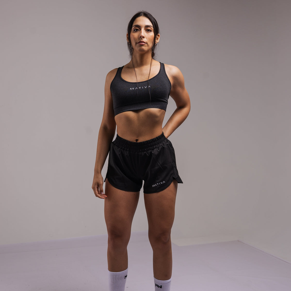 SHORT DEPORTIVO NEGRO MUJER NATIVA