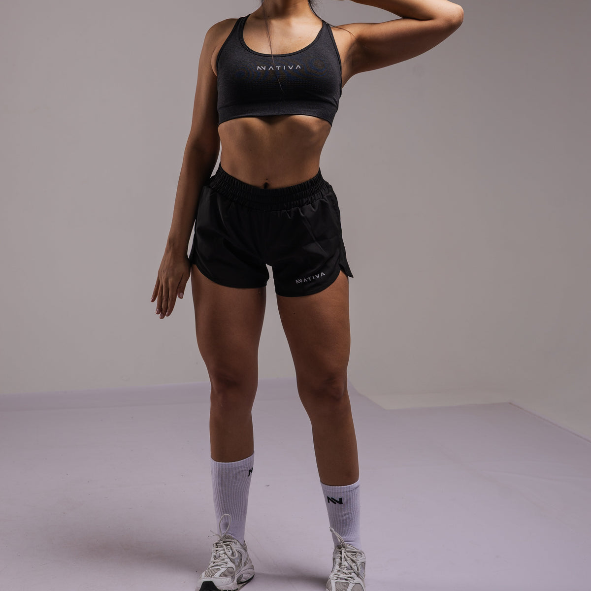 SHORT DEPORTIVO NEGRO MUJER NATIVA