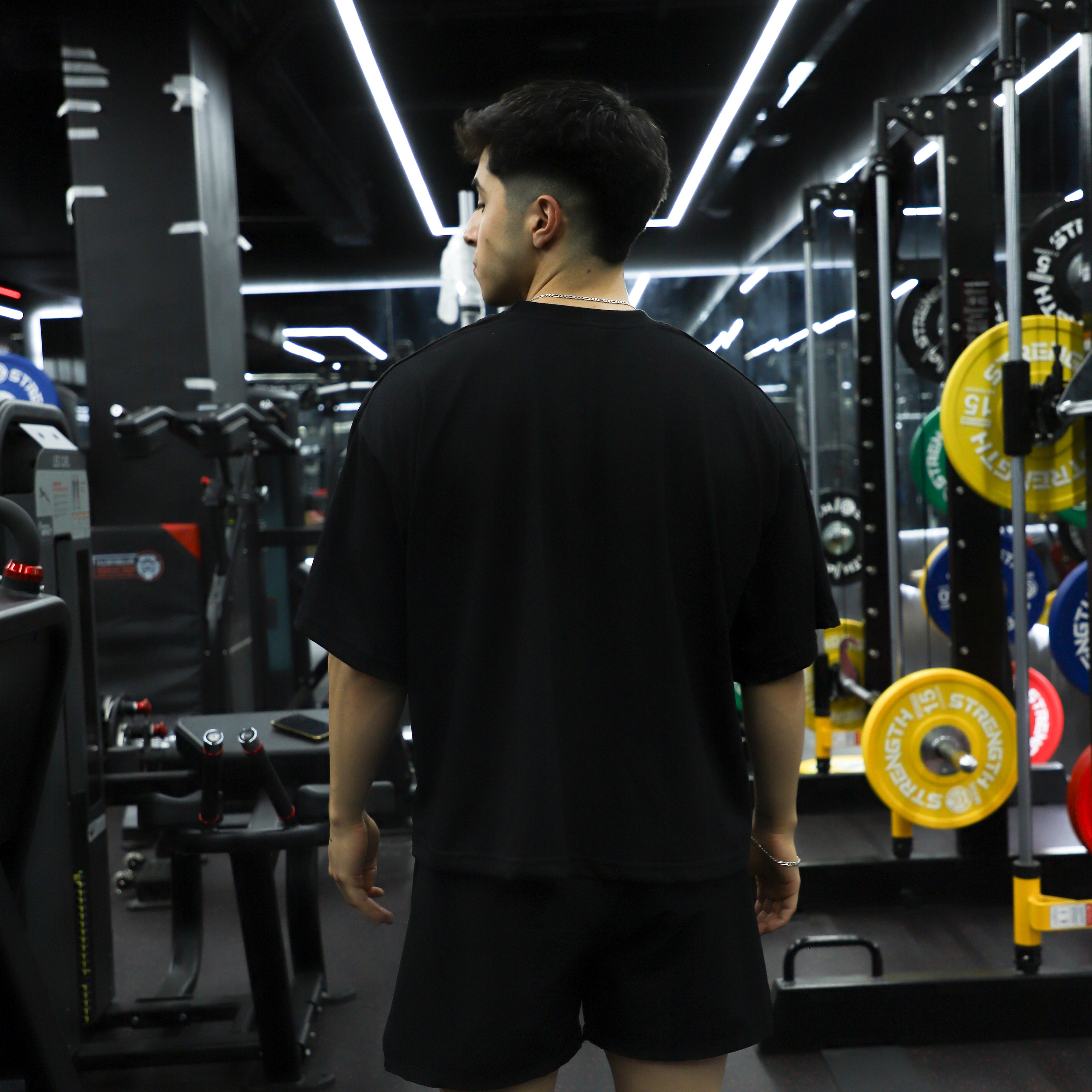 POLERA BOXYFIT NEGRA