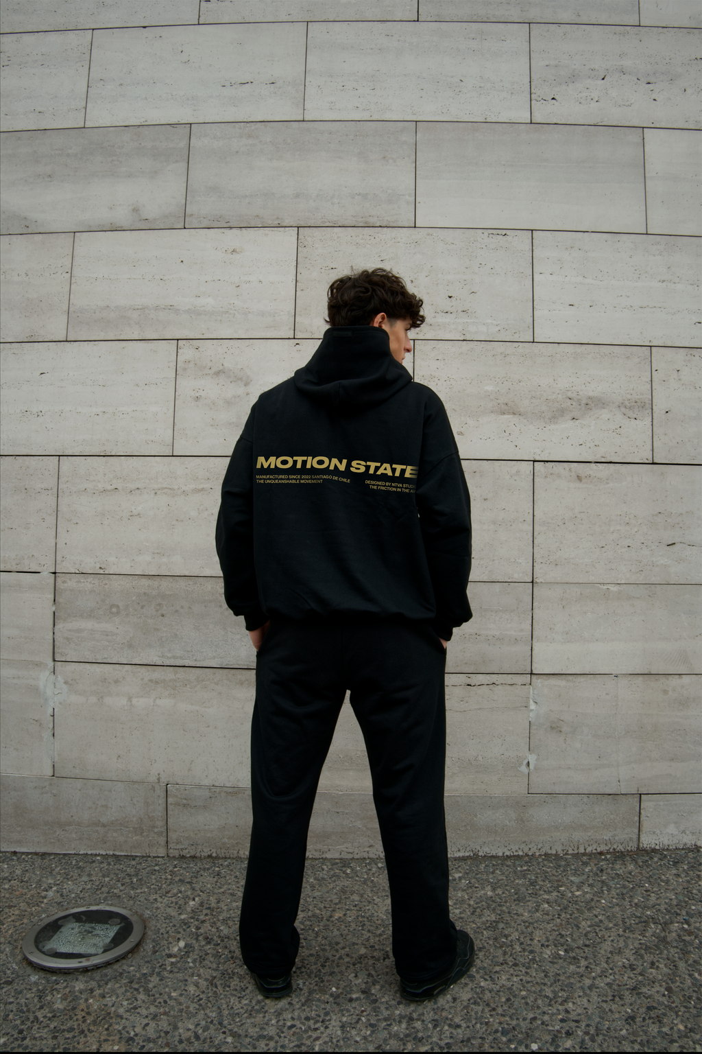 HOODIE MOTION™ NEGRO/AMARILLO