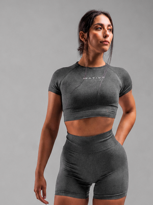 POLERA DEPORTIVA GRIS OSCURO MUJER NATIVA