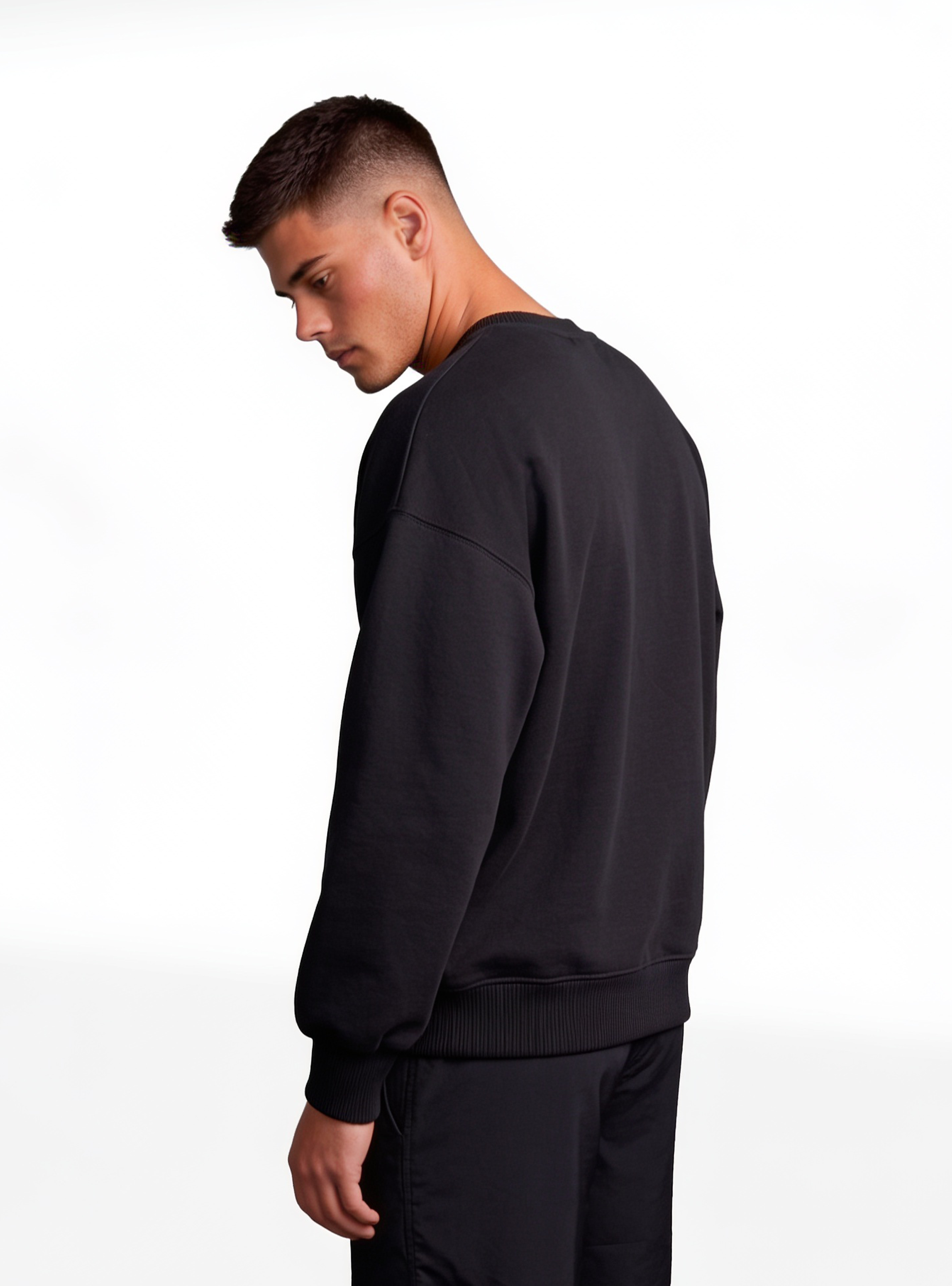 CREWNECK NEGRO BASIC® POLERÓN  OVERSIZE