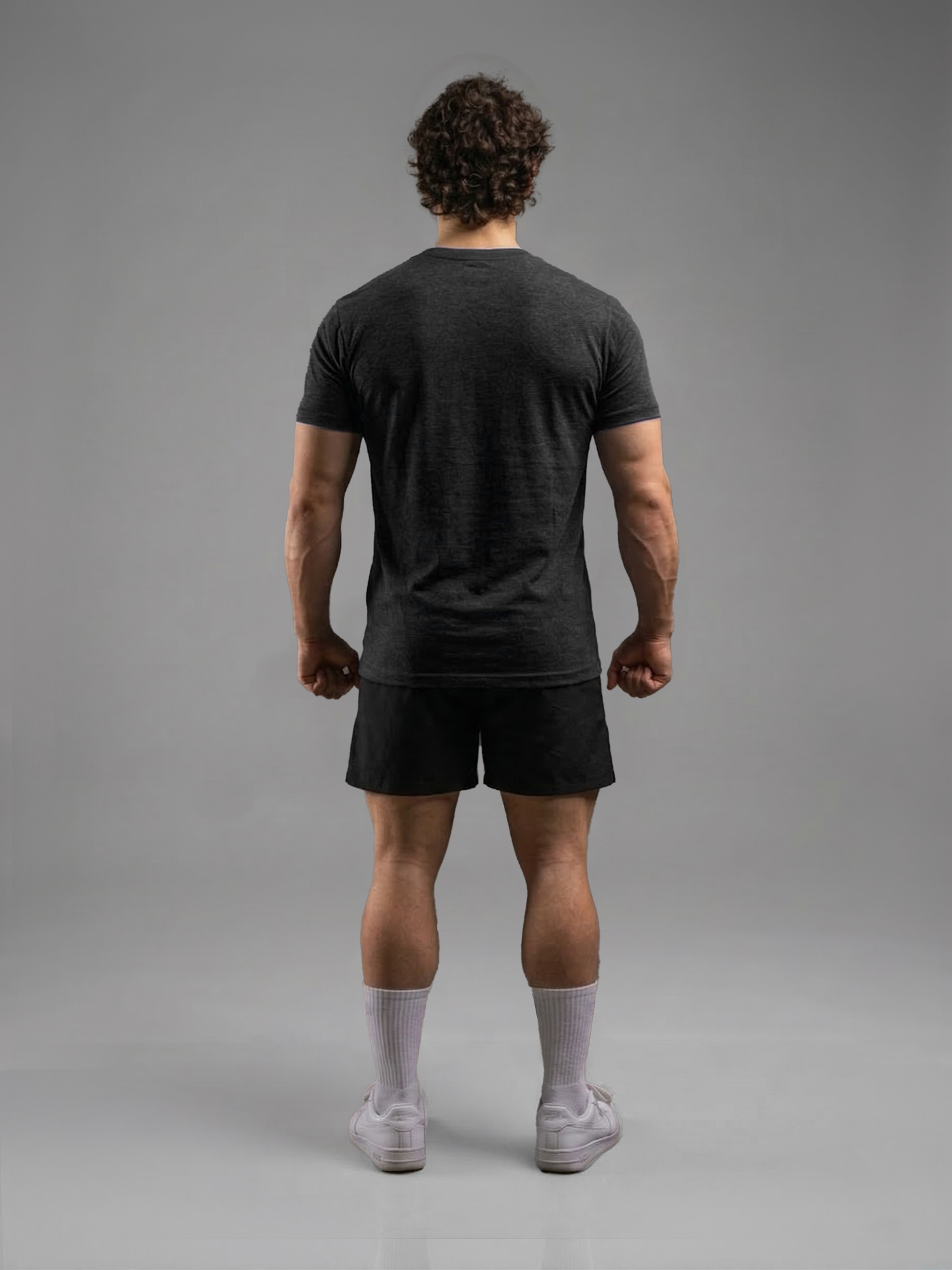 POLERA BASICA REGULAR FIT NEGRA