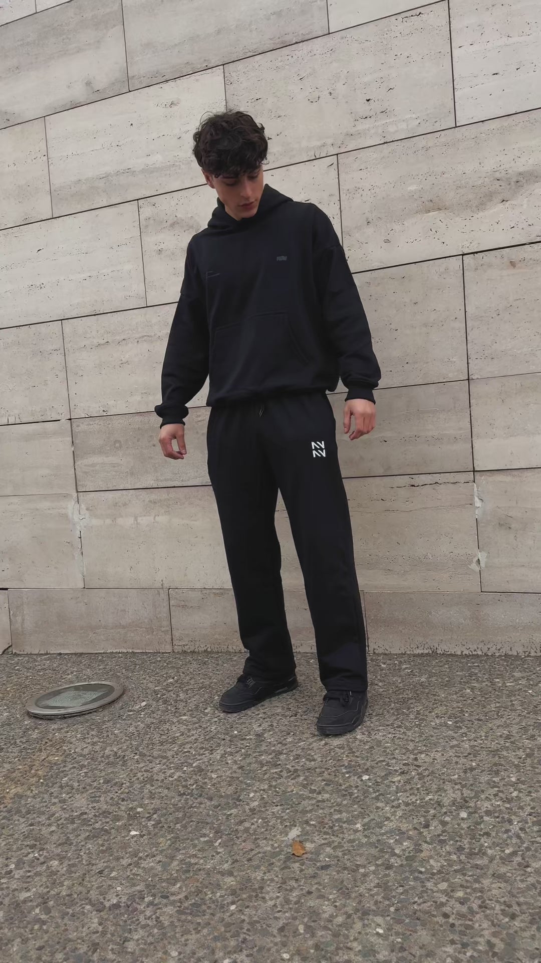 HOODIE MOTION™ NEGRO