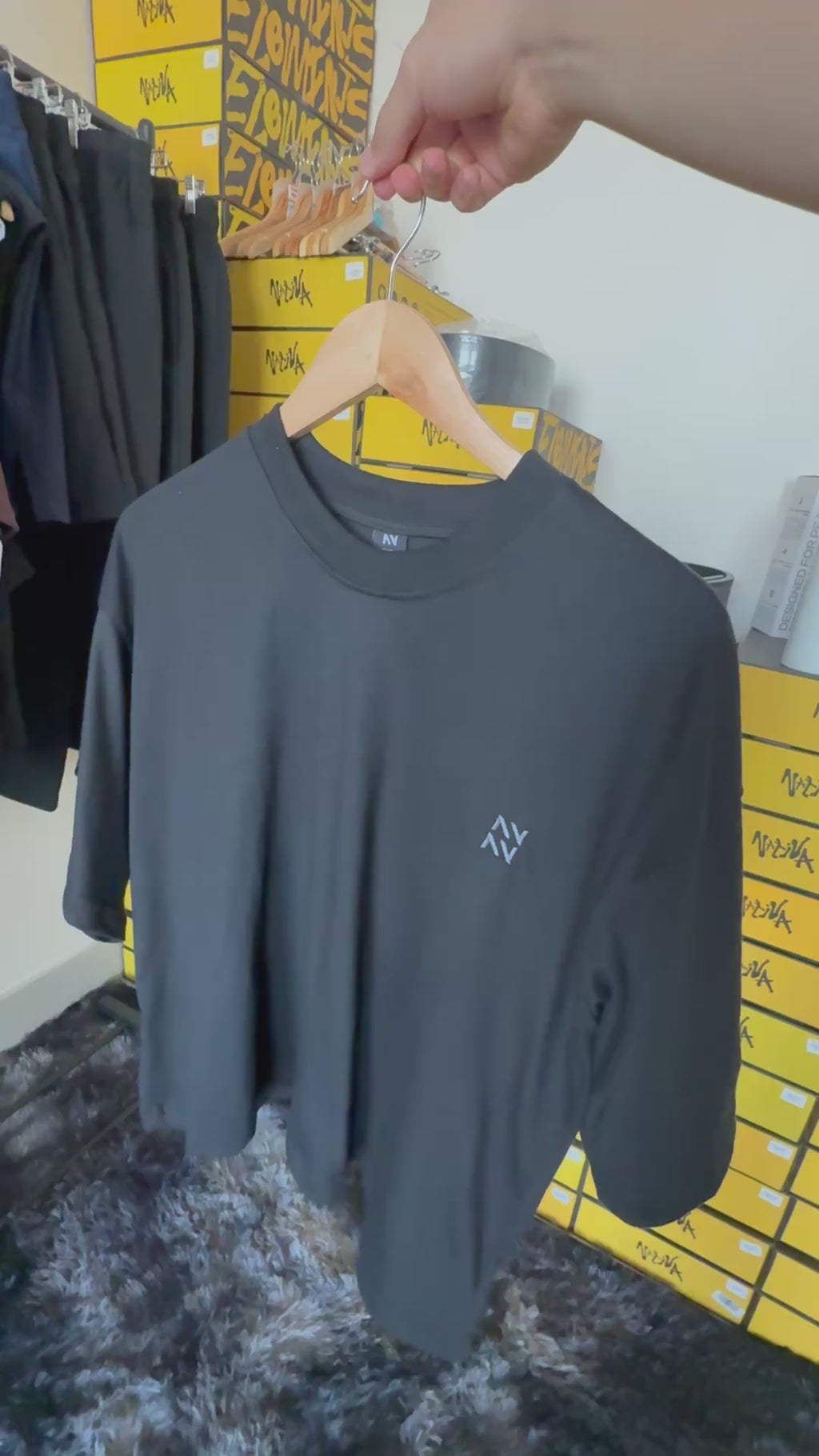 POLERA BOXYFIT NEGRA